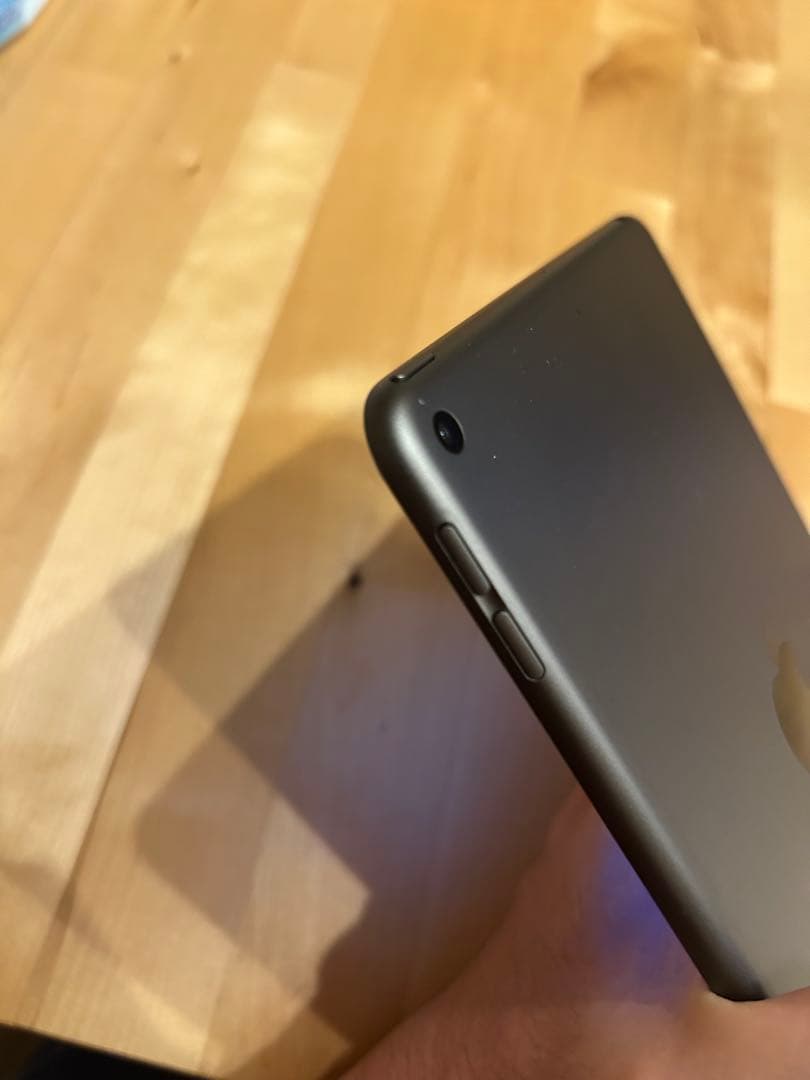 Apple iPad (第5世代) 64GB スペースグレー