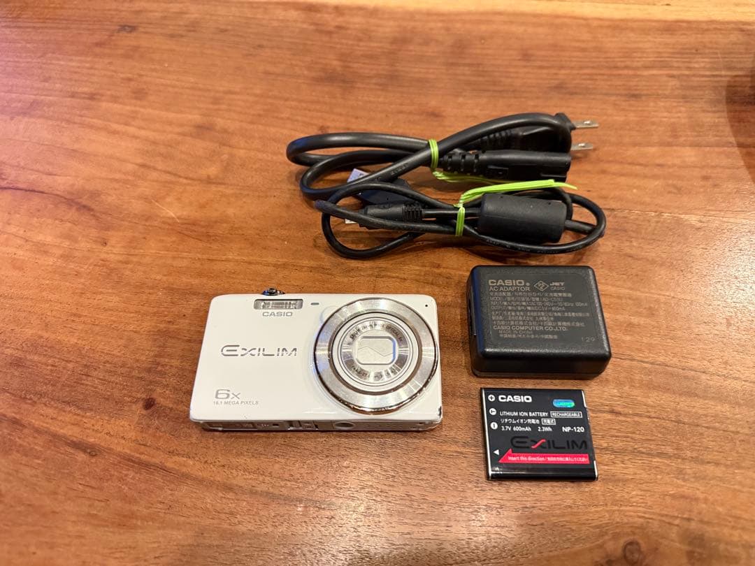 CASIO EXILIM EX-Z31 カシオ　エクシリム　デジタルカメラ