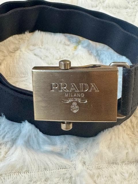 PRADAプラダガチャベルトシルバー ロゴ バックル