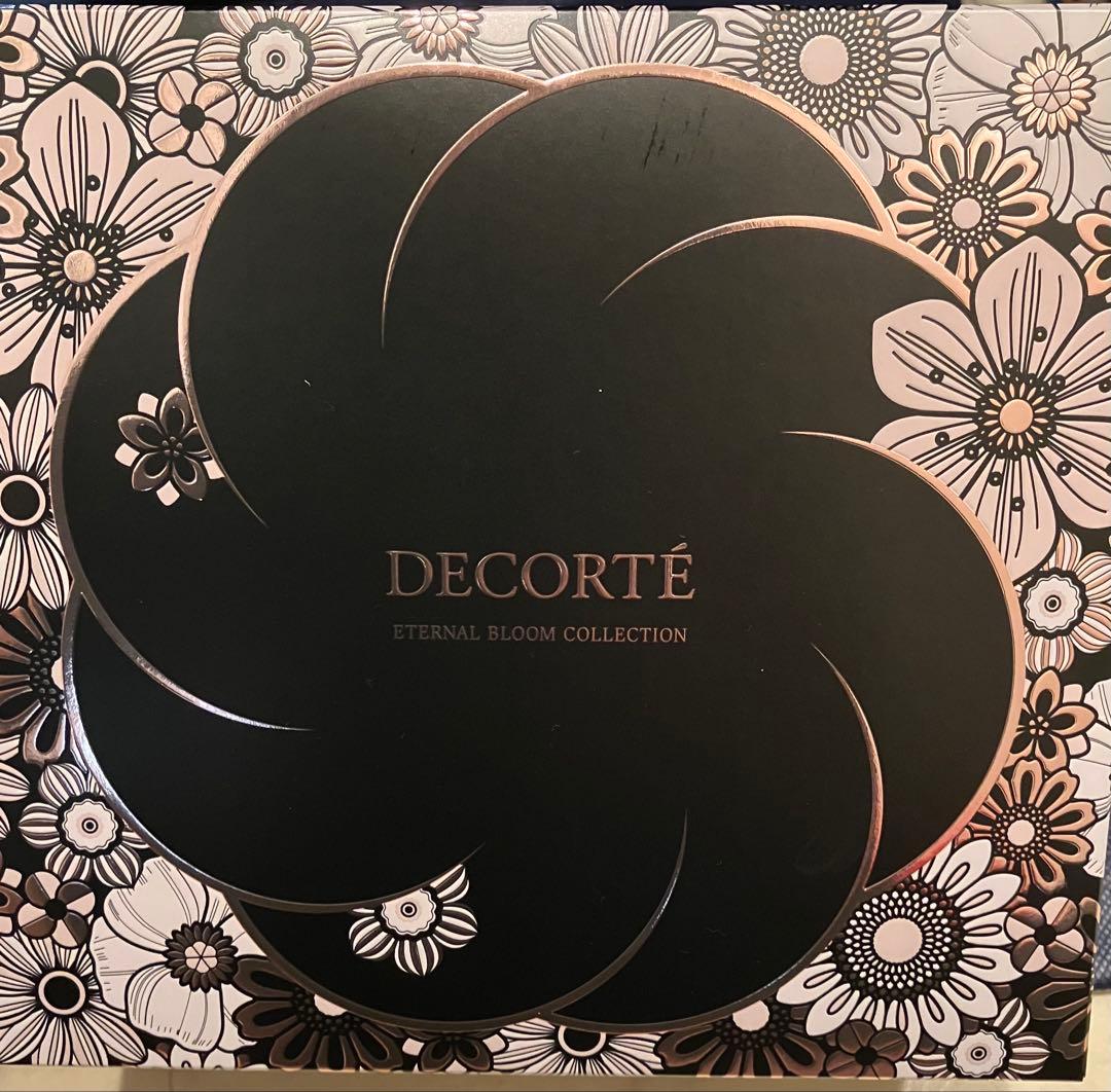 コスメデコルテ　Eternal Bloom クリスマスコフレ2025新品です