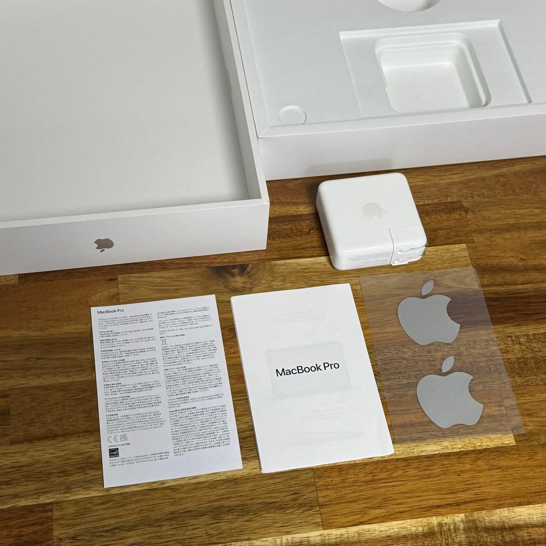 MacBookPro 13インチ M2 16GB 256GB Bt残量100%