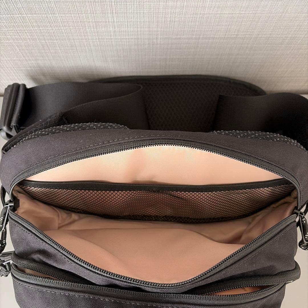 Hugoo ハグー　ヒップシート　ブラック　巾着&箱つき