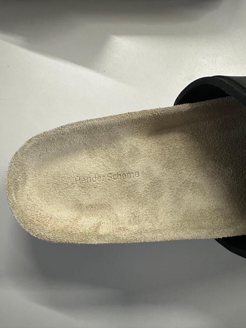 Hender Scheme caterpillar サイズ6