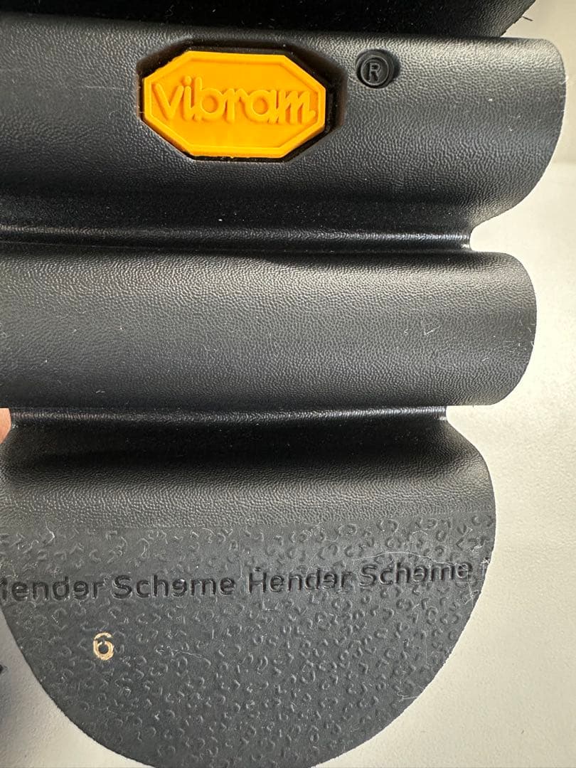 Hender Scheme caterpillar サイズ6