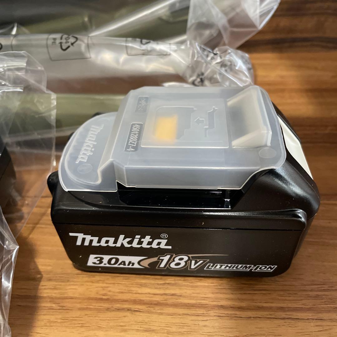 makita マキタ充電式クリーナー　サイクロン仕様　オリーブ