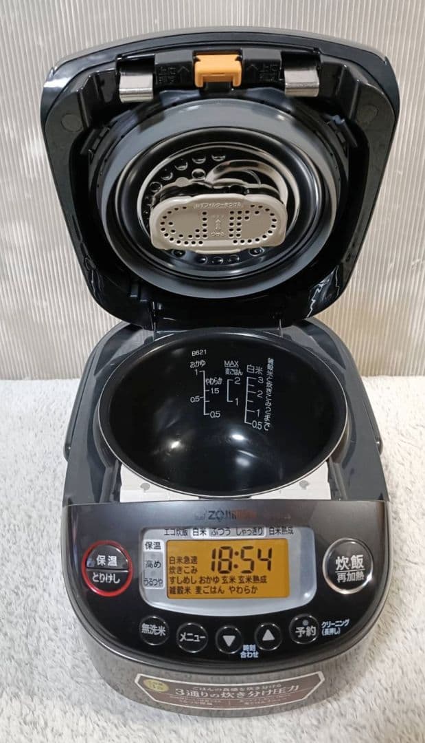 【美品】象印 炊飯器 3合 NP-RN05-BA