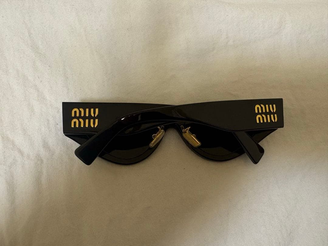 MiuMiuサングラス