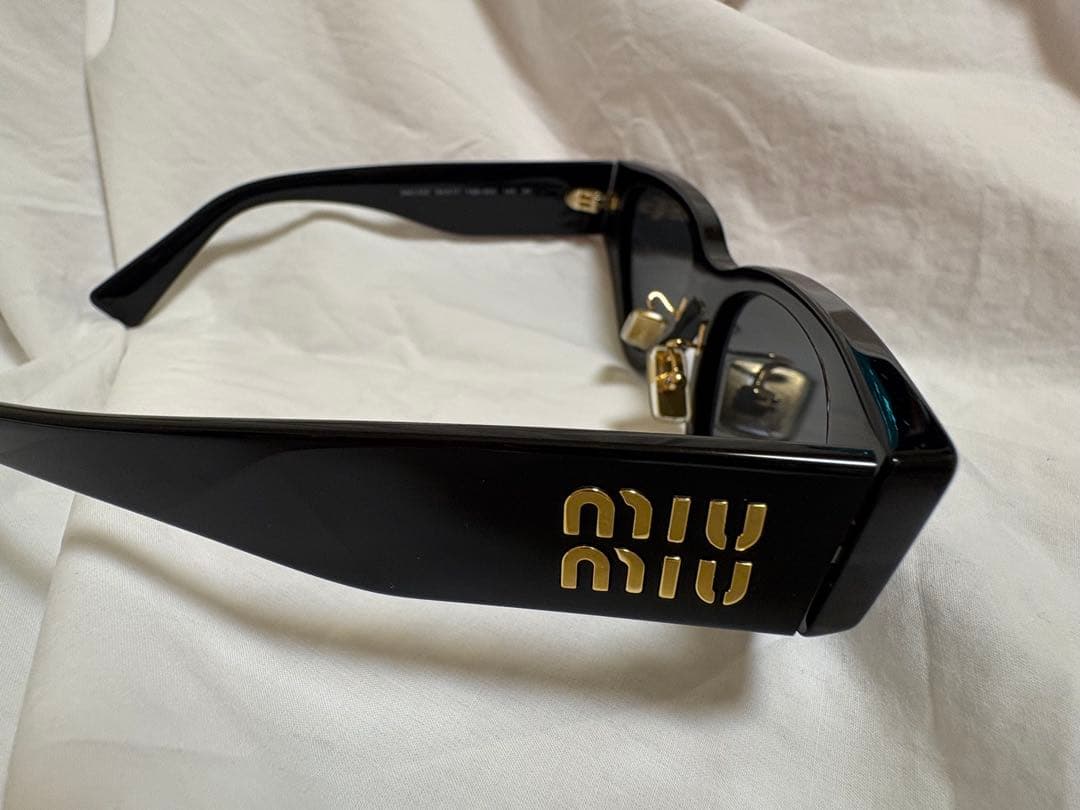 MiuMiuサングラス