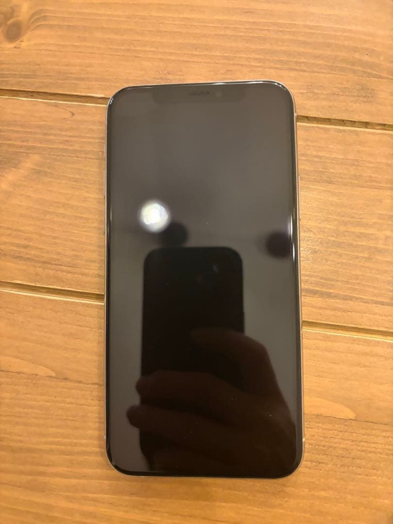 Apple iPhone 11 pro シルバー 本体　バッテリー容量100%