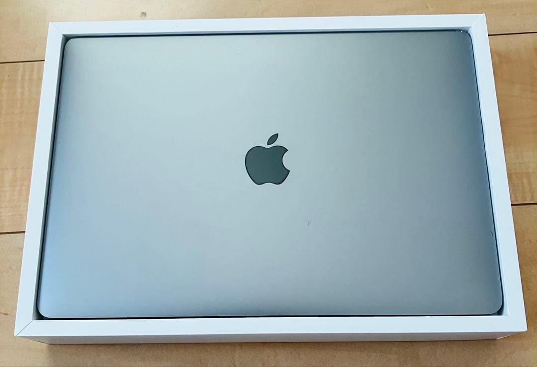 MacBook Pro 13インチ　型番A2338