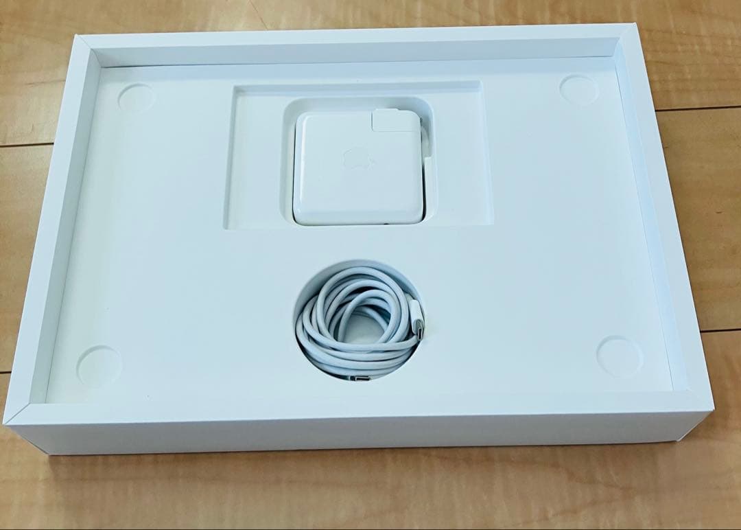 MacBook Pro 13インチ　型番A2338