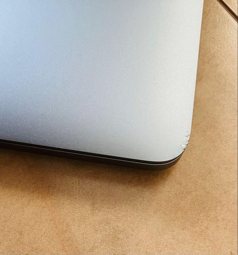 MacBook Pro 13インチ　型番A2338