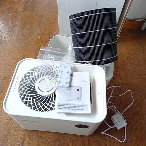 ★新品同様　気化式加湿機　水を入れてみただけ