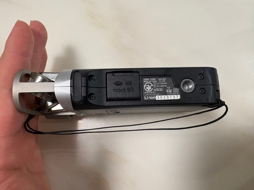 美品 SONY HDR-MV1 ビデオカメラ