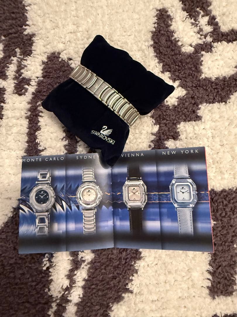 【しゃもてぃ】Swarovski 時計　スワロフスキー　クリスタル箱付き