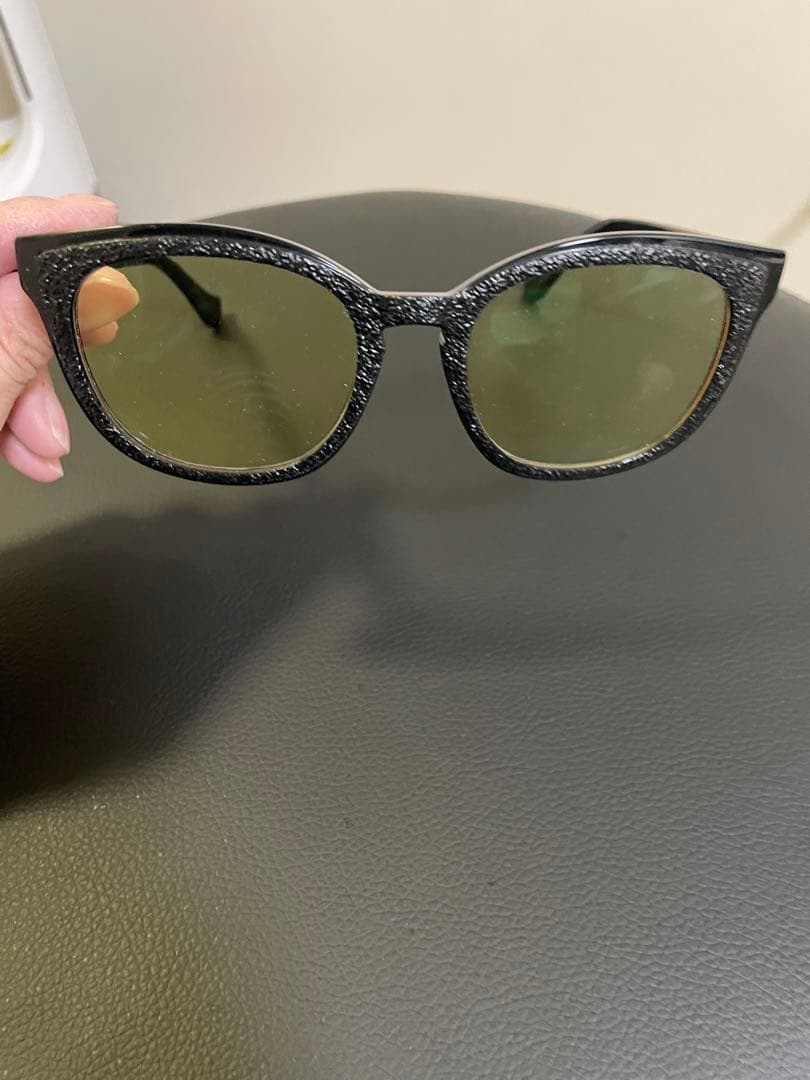 鉄*団様 BALENCIAGA キャットアイサングラス