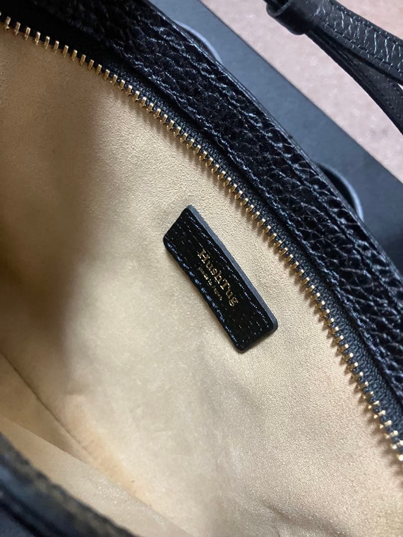 HushTug レザーサコッシュ ブラック　バッグ