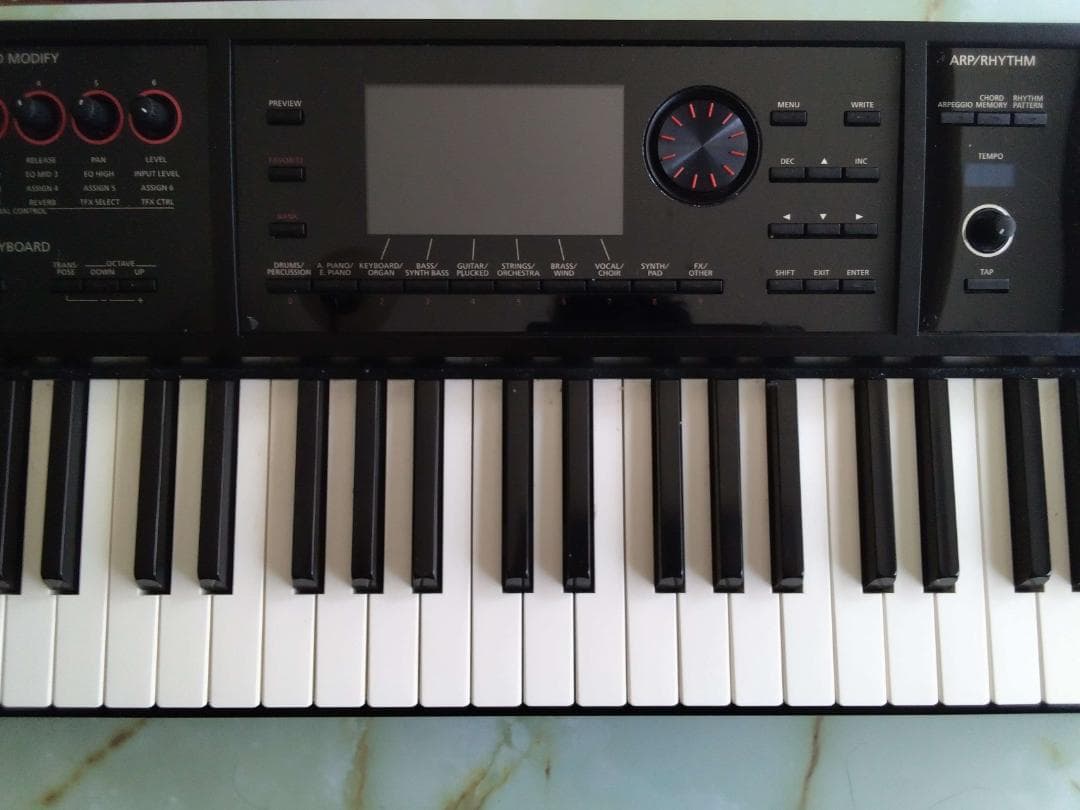 Roland FA-08 シンセサイザー 88鍵盤
