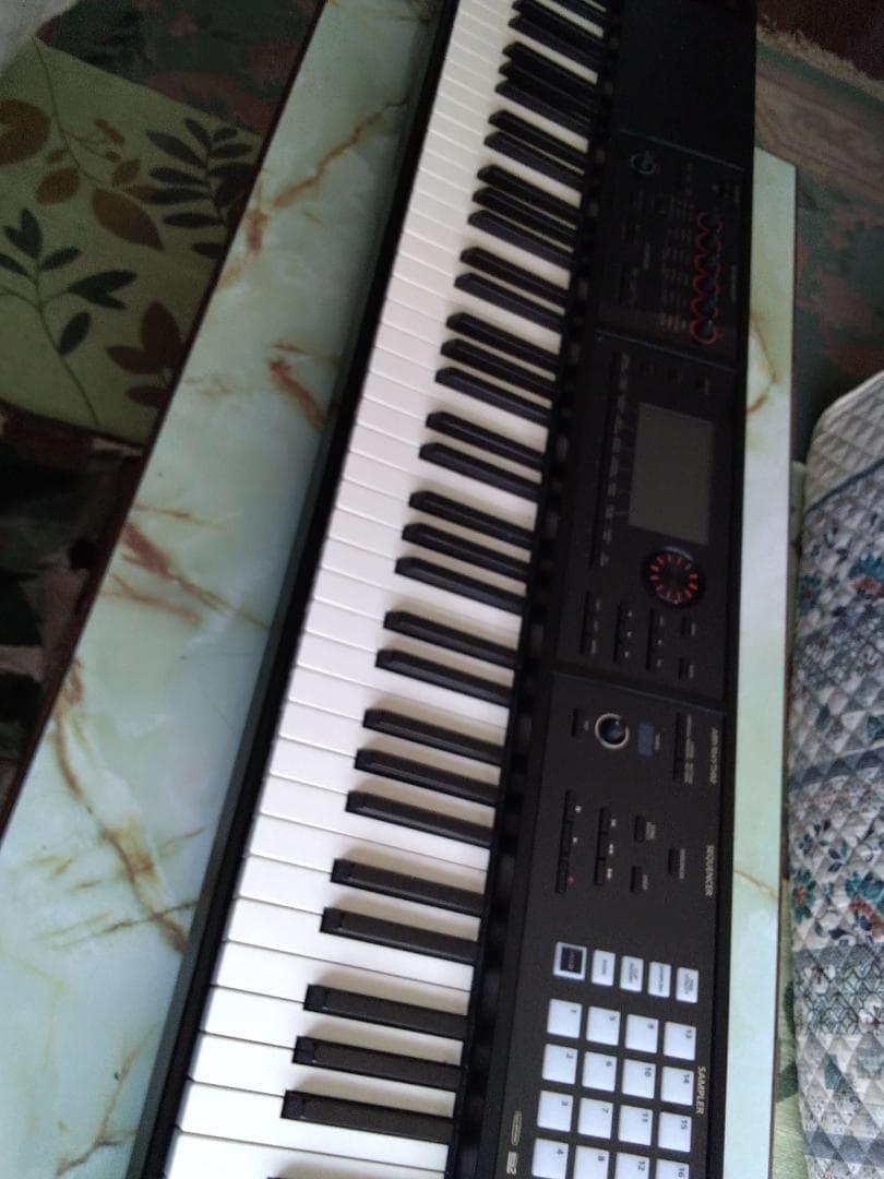 Roland FA-08 シンセサイザー 88鍵盤