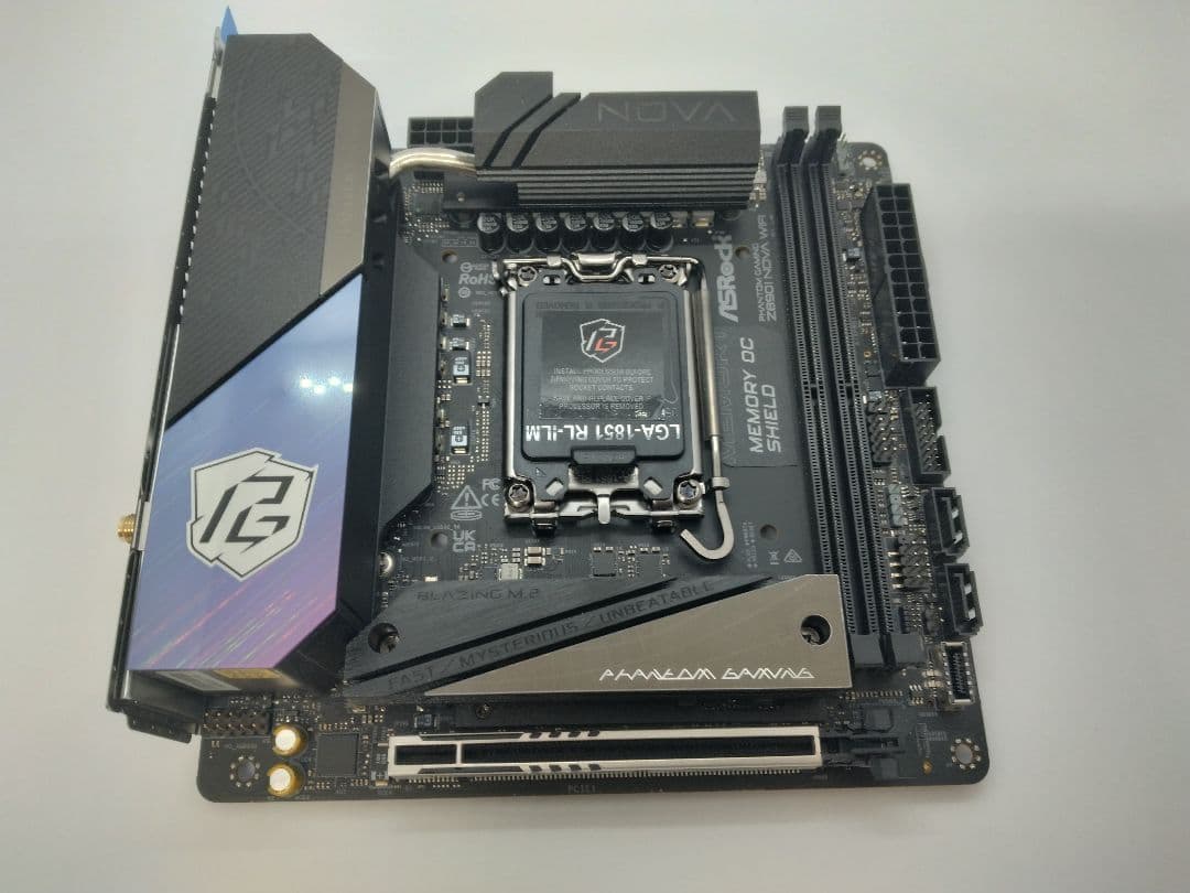 ASRock Z890I Nova WiFi マザーボード