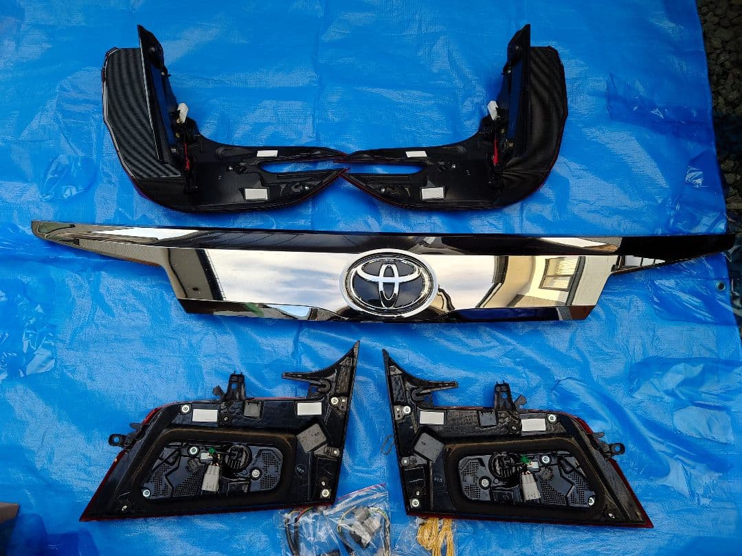 30アルファード後期テールランプ5点