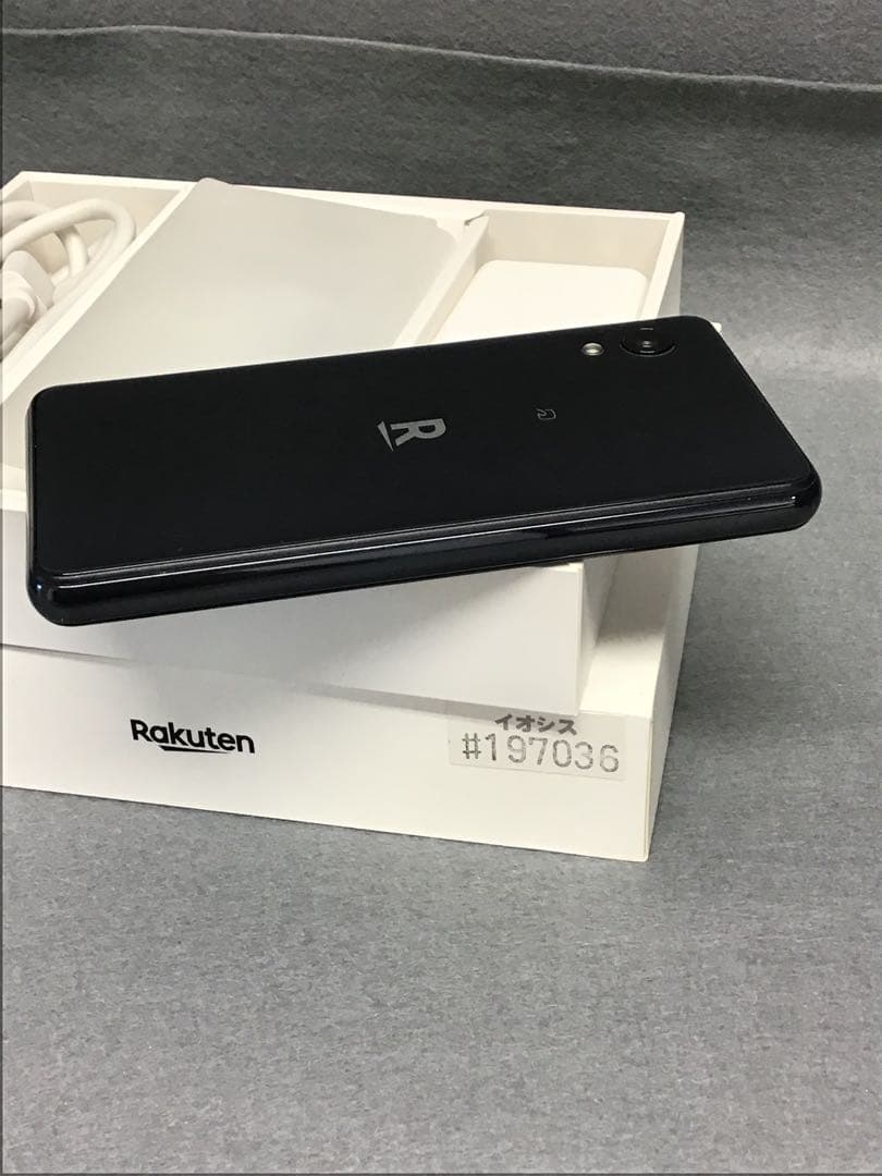 美品 国内版 SIMフリー　Rakuten mini 32GB C330