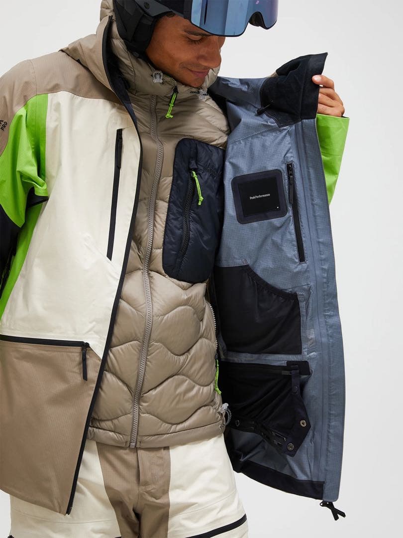 【新品】Peak Performance Gore-Tex Pro 3L