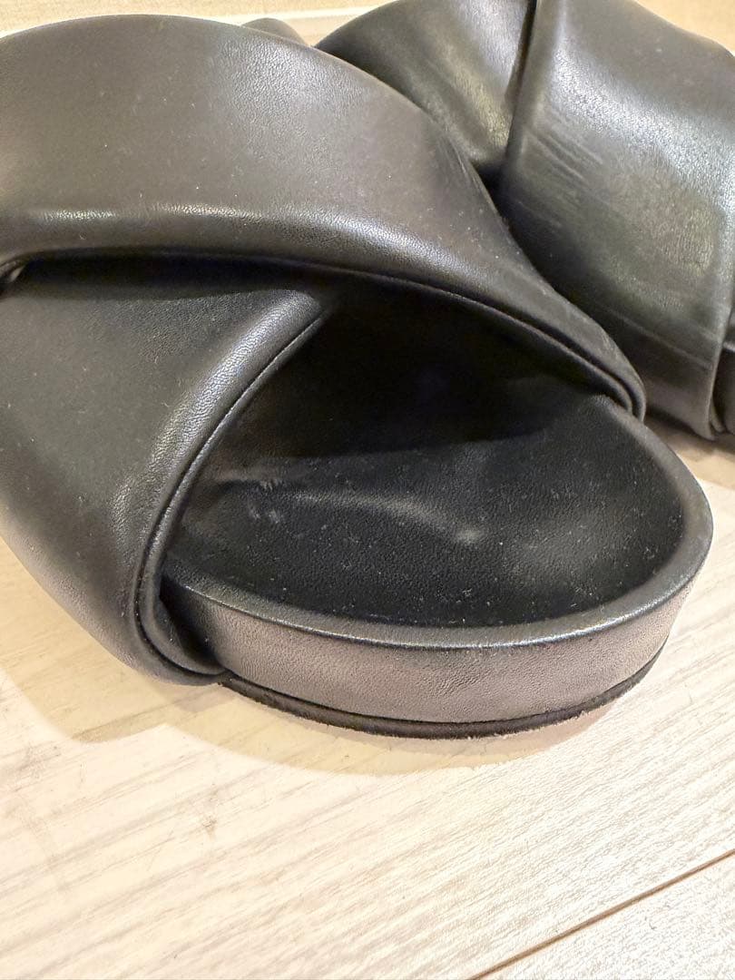 JIL SANDER パデットストラップレザーサンダル