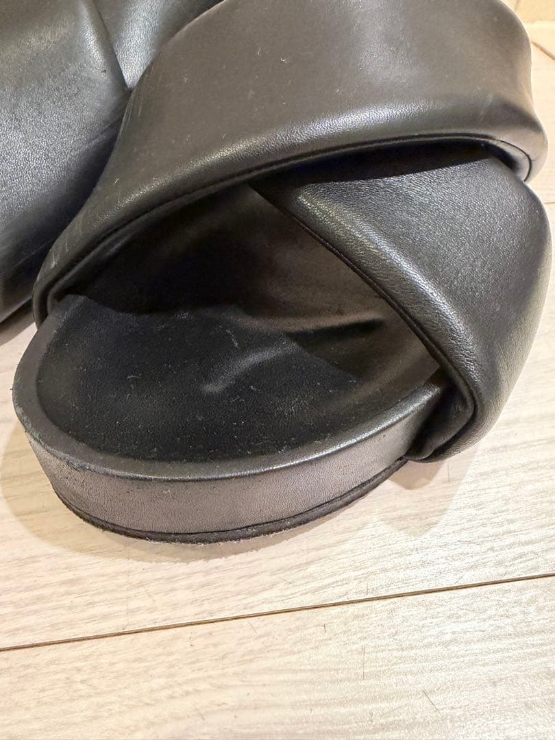 JIL SANDER パデットストラップレザーサンダル