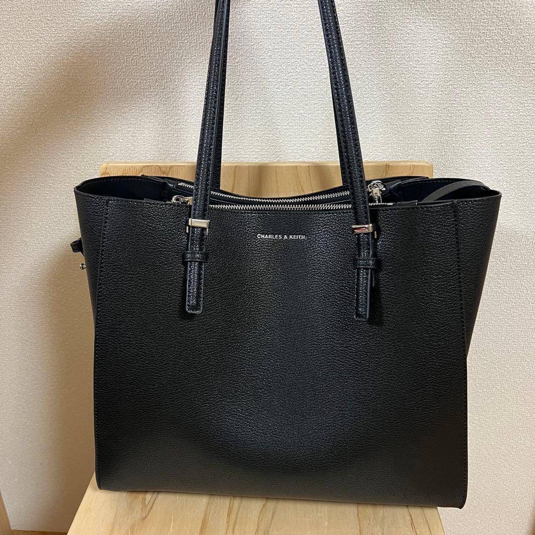 CHARLES & KEITH ブラックトートバッグ