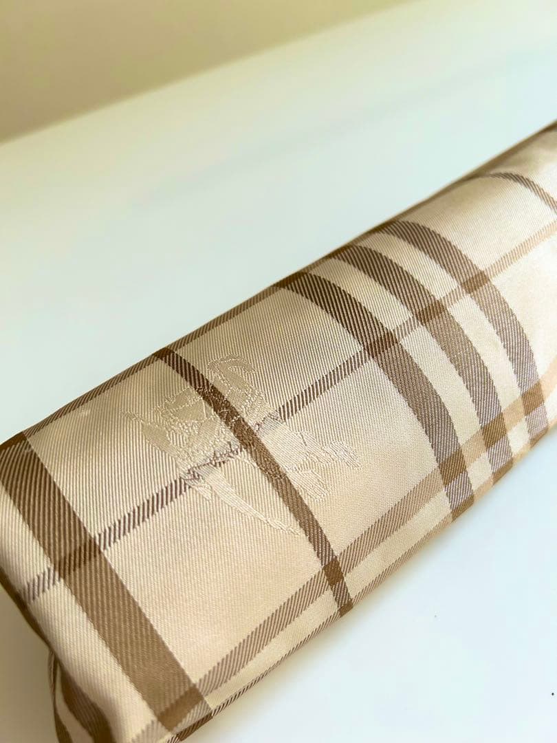 BURBERRY 美品折りたたみ傘 ベージュチェック柄透かしマーク カーボン骨