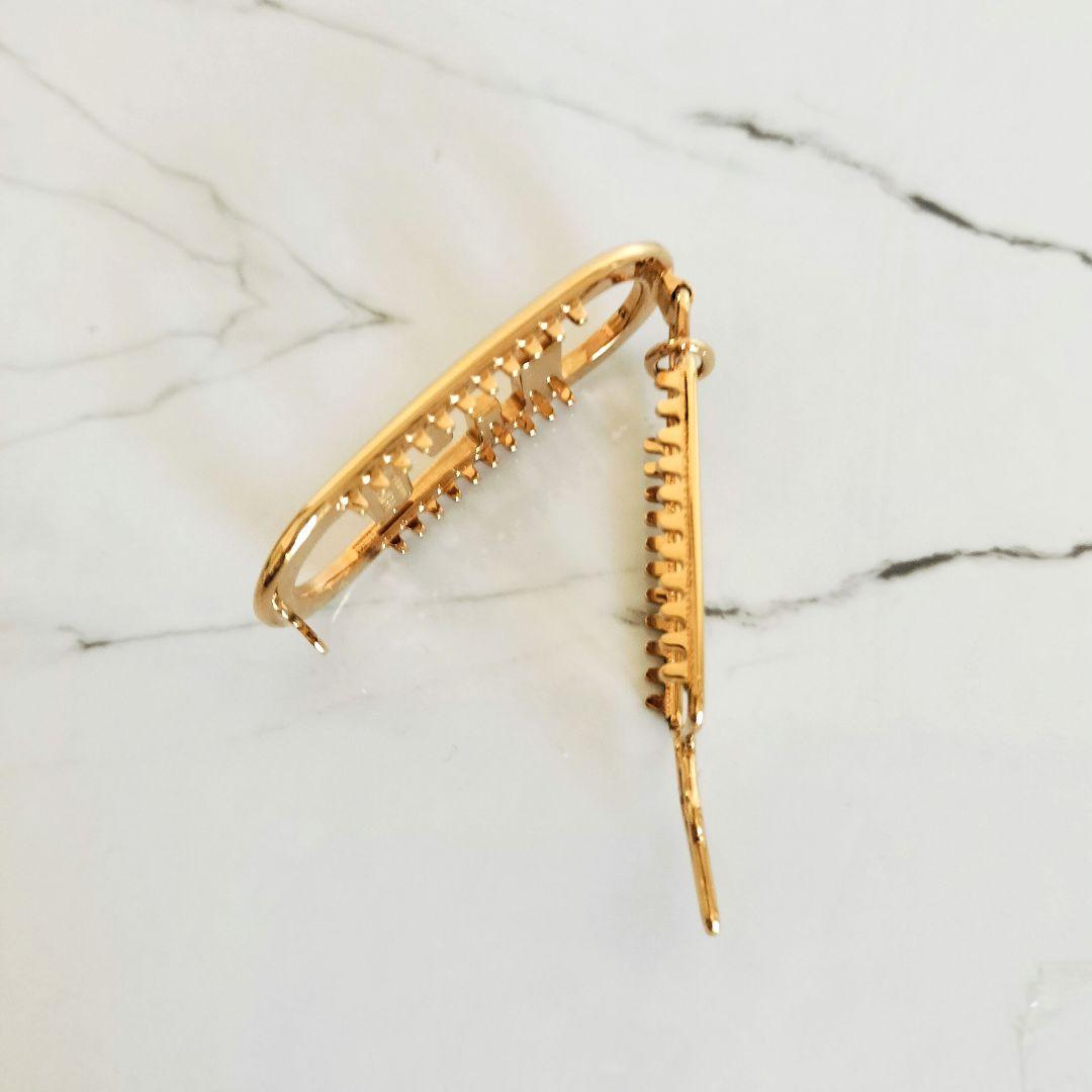 美品☆FENDIフェンディ☆ヘアクリップ ゴールド 箱付