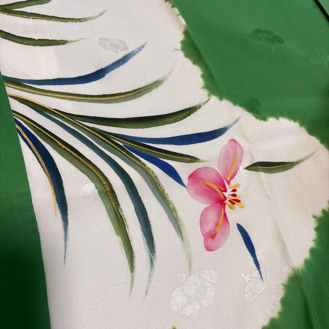 (あ867)振袖用長襦袢㊗️絞り染め 落ち着いた若草色 花模様は手描き✨