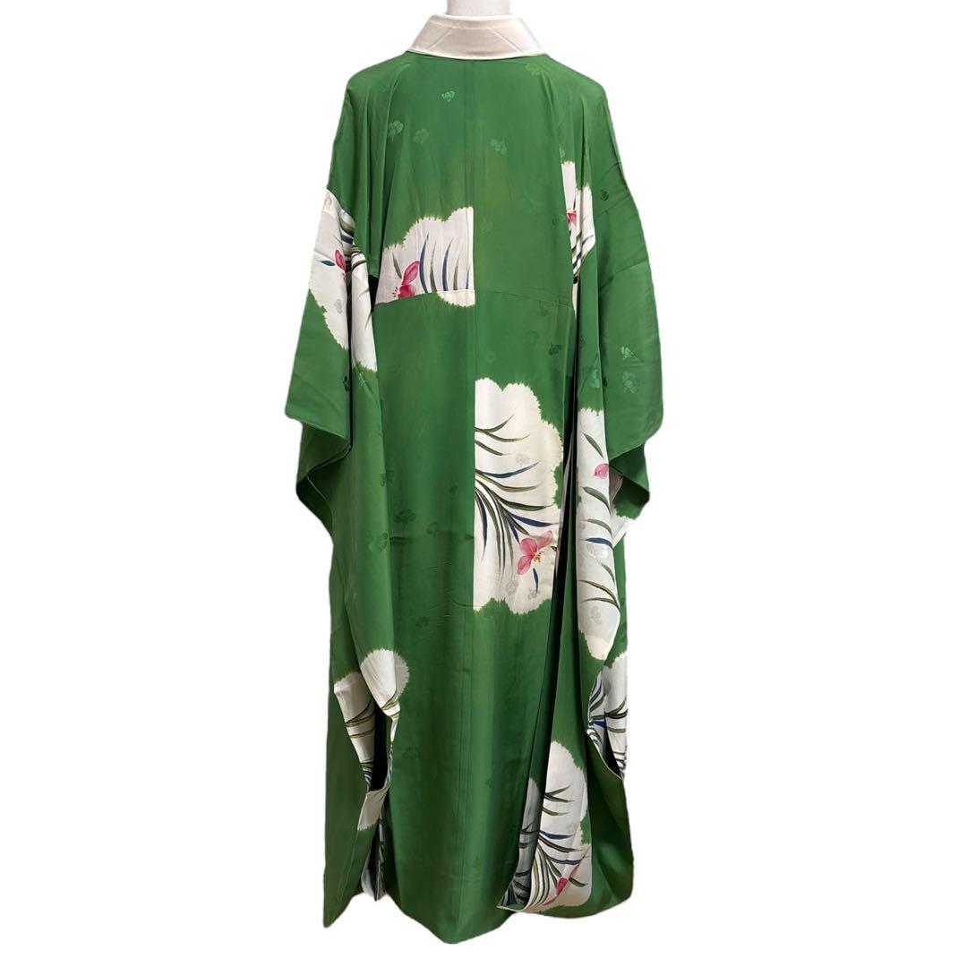 (あ867)振袖用長襦袢㊗️絞り染め 落ち着いた若草色 花模様は手描き✨