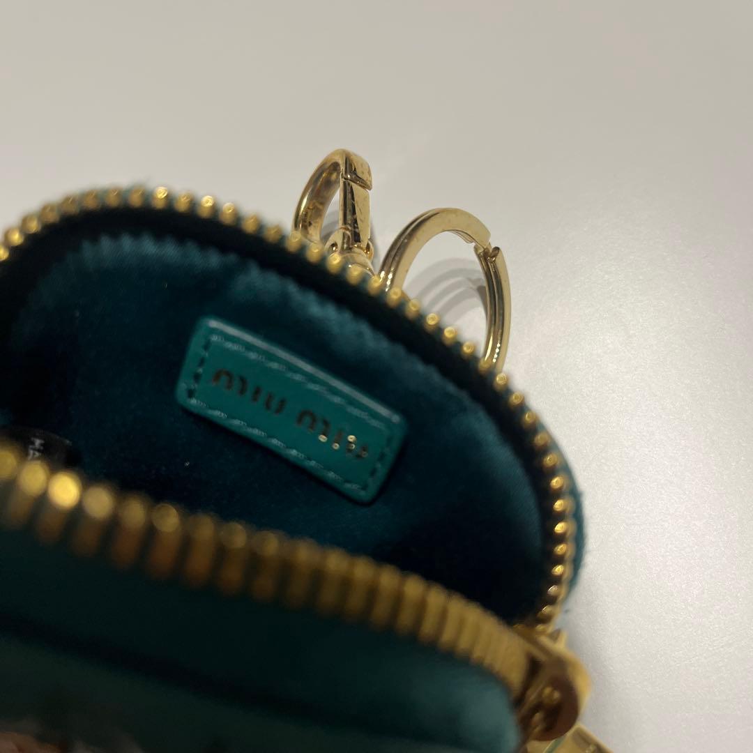 miumiu AirPodsケース