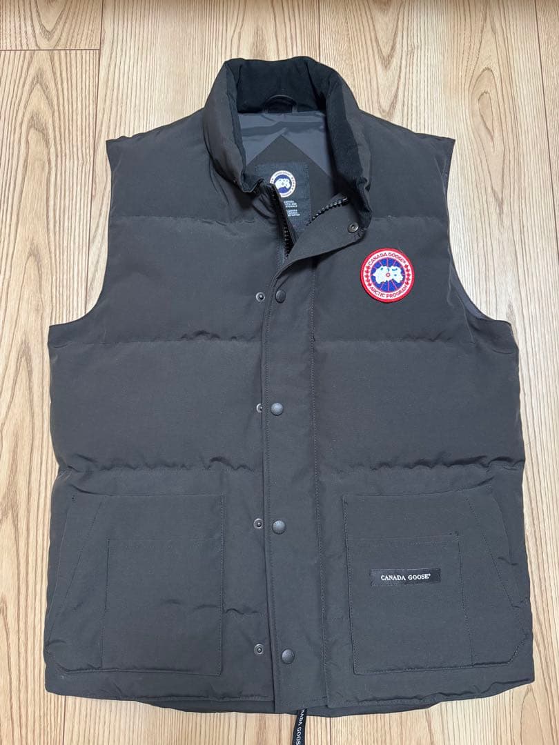 【超美品】  ブラック ダウンベスト