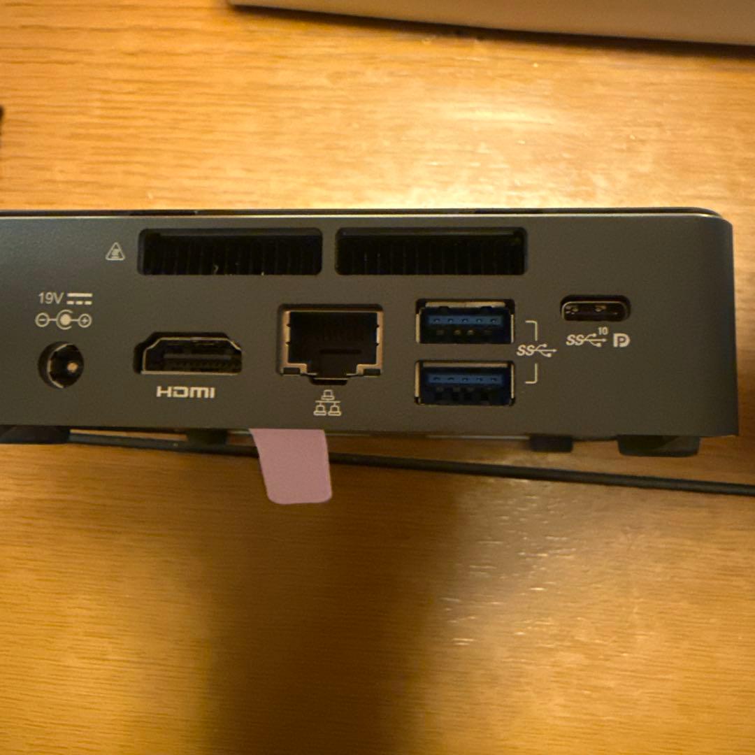 Intel NUC7i3BNK ミニPC 2019年製