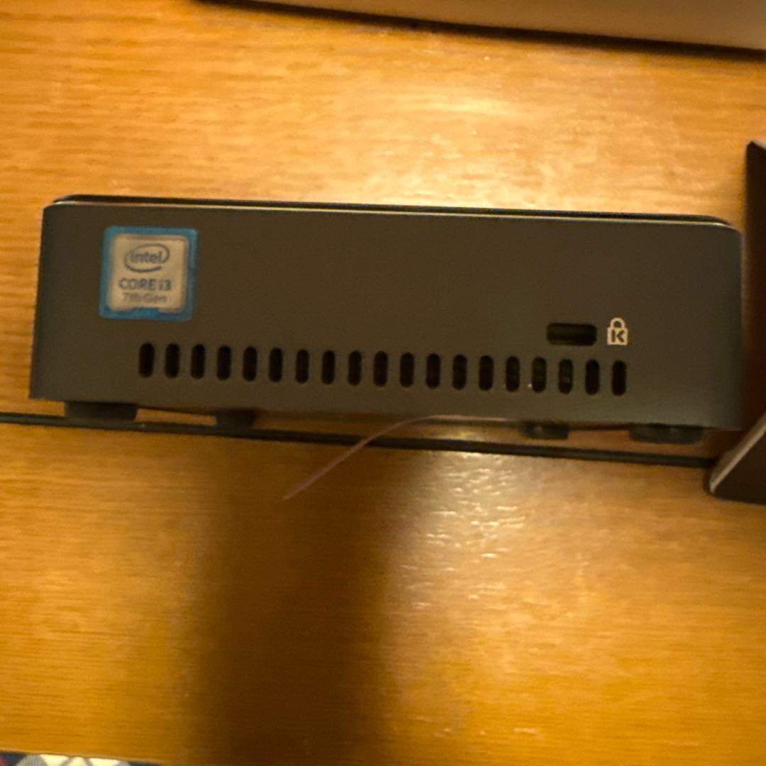 Intel NUC7i3BNK ミニPC 2019年製
