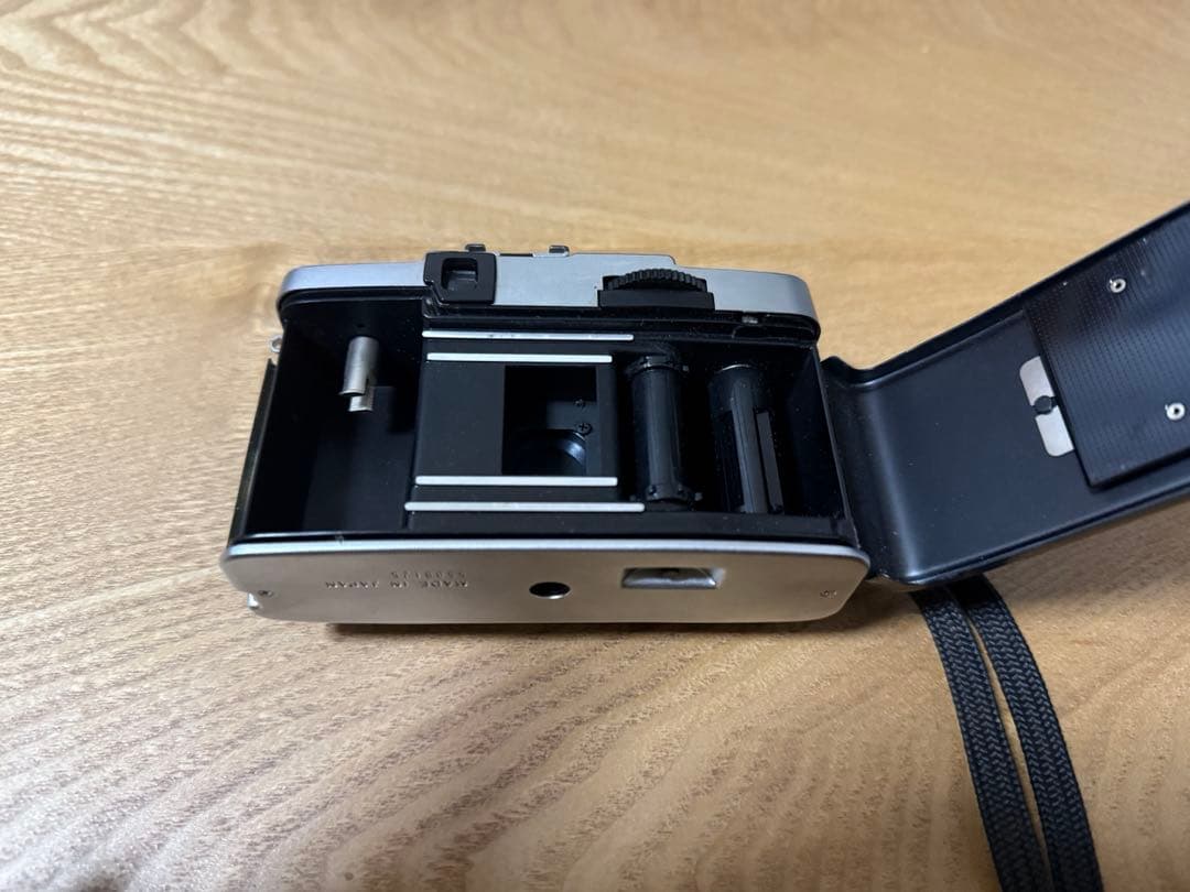 美品　OLYMPUS PEN EE-3 フィルムカメラ