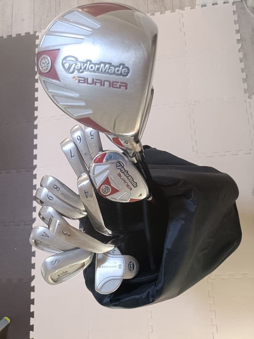 TaylorMadeゴルフバッグ、クラブセット Burner /初代ゼクシオ