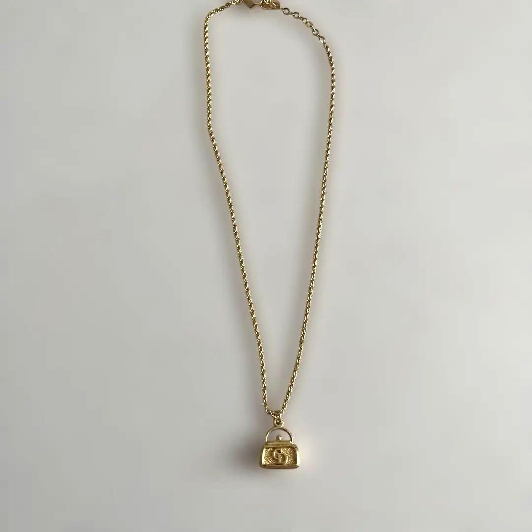 クリスチャンディオール　バックチャームネックレス