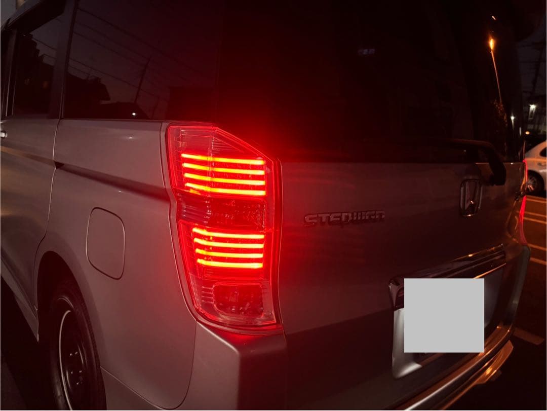 ステップワゴンRK 社外　テールランプ左右セット