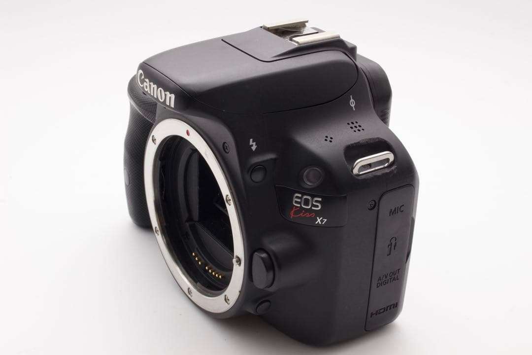 ゲリラセール❣️Canon EOS Kiss X7 レンズキット　スマホ転送　軽量