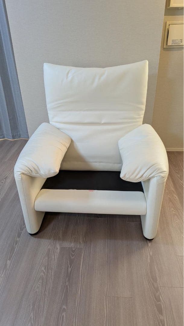 カッシーナ　マラルンガ　ホワイトレザー 1人掛けソファ