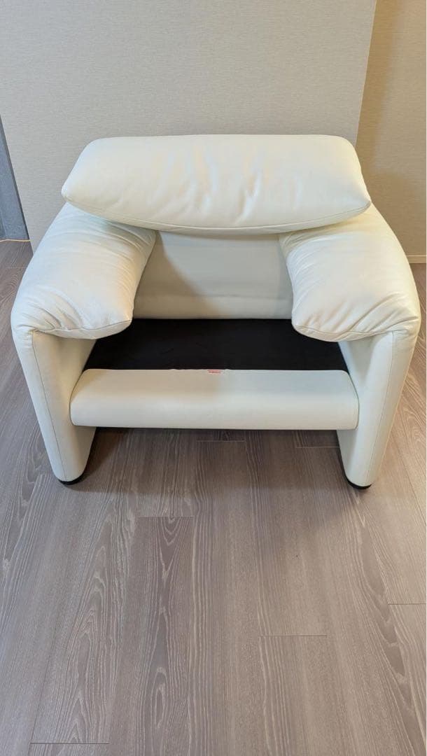 カッシーナ　マラルンガ　ホワイトレザー 1人掛けソファ