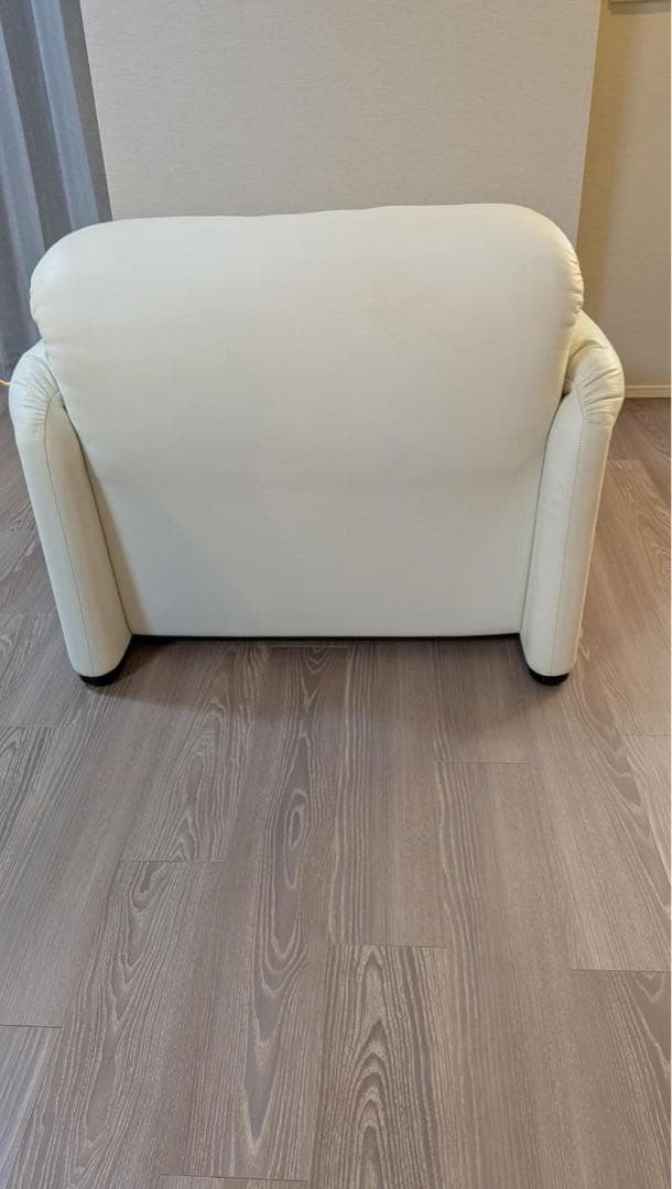 カッシーナ　マラルンガ　ホワイトレザー 1人掛けソファ