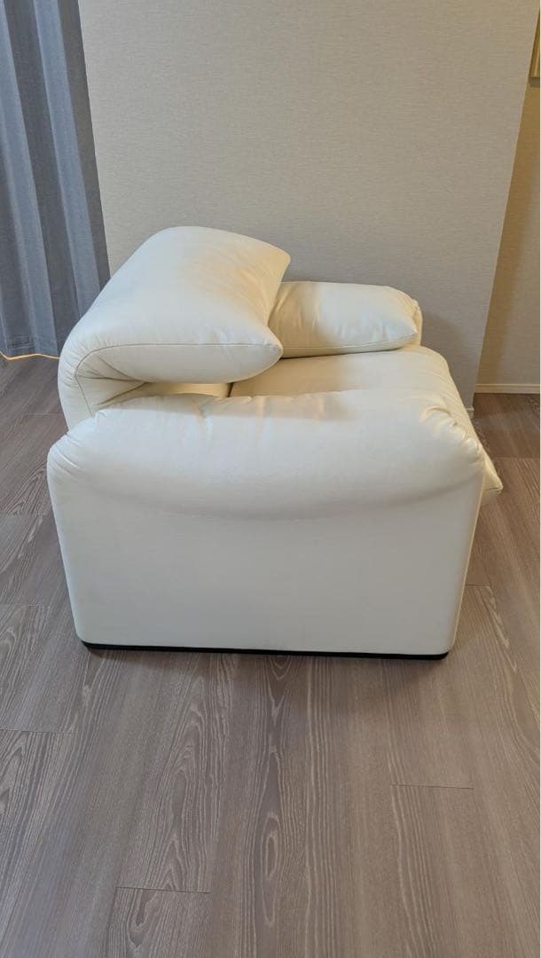 カッシーナ　マラルンガ　ホワイトレザー 1人掛けソファ