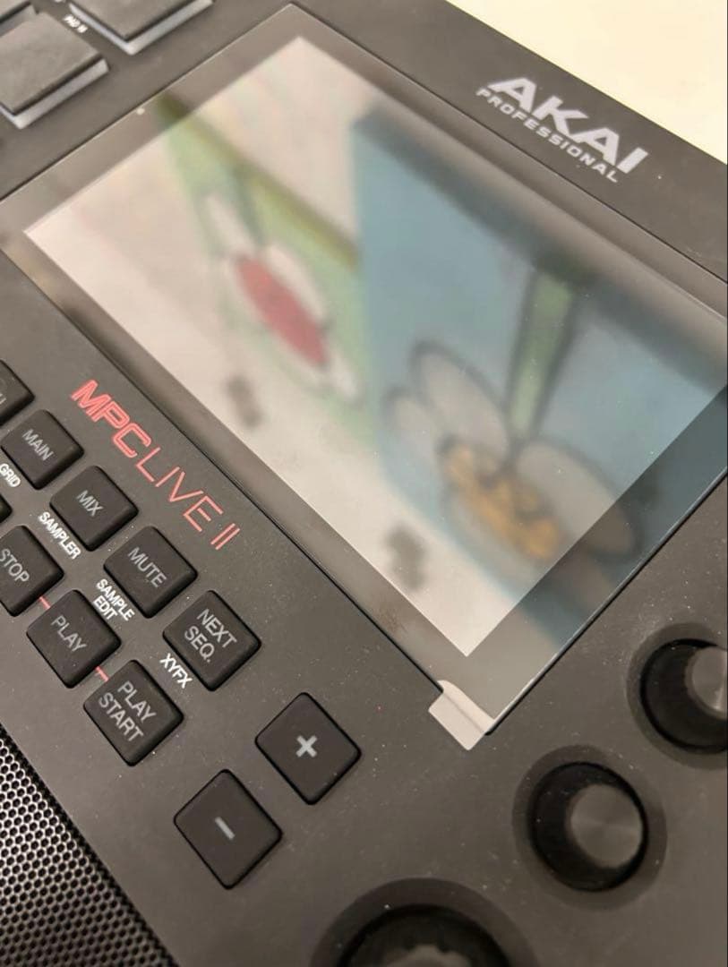 AKAI MPC Live2 ハードカバー付き