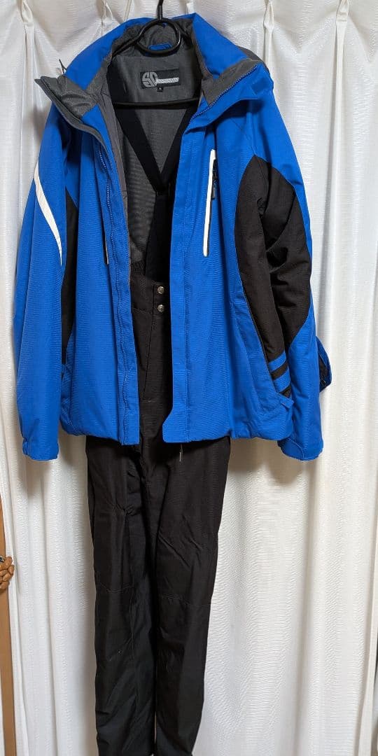 青いスキーウェアセット（ジャケット・パンツ）