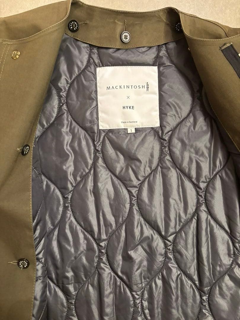 HYKE×MACKINTOSH ノーカラーコート ゴム引き カーキ サイズ1